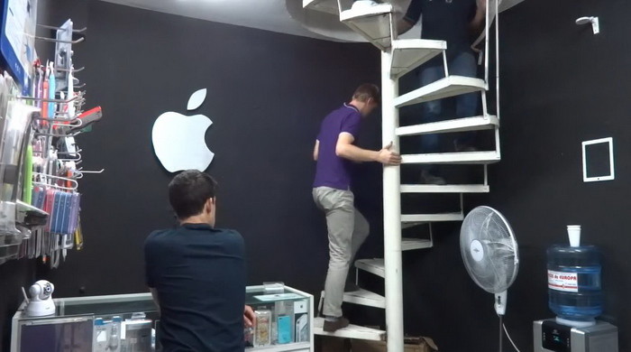 Устраиваемся на работу ремонтником телефонов в Буэнос-Айресе картинка Устраиваемся на работу ремонтником телефонов в Буэнос-Айресе