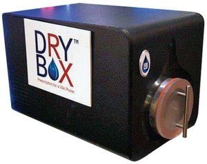 DryBox предлагает услугу экстренной сушки смартфонов, которые уронили в воду