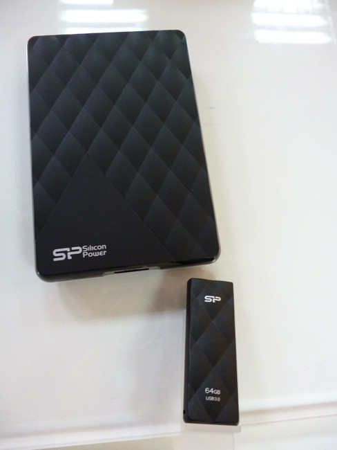 Computex 2014. Silicon Power: накопители, снова накопители и немного внешних батарей