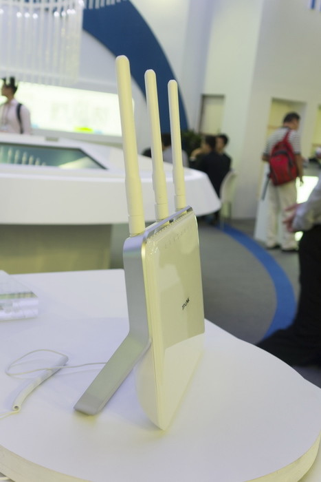 Прогулки по Computex. Часть вторая: TP-LINK, Hiper, нефритовый жезл Acer, грустные приветы из прошлого и многое другое