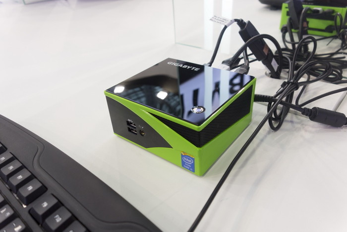 Прогулки по Computex. Часть вторая: TP-LINK, Hiper, нефритовый жезл Acer, грустные приветы из прошлого и многое другое