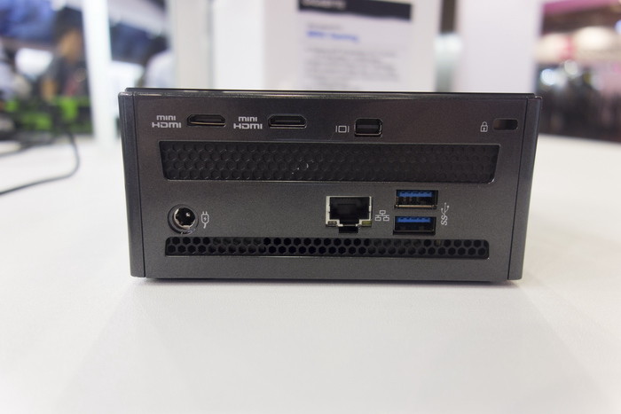 Прогулки по Computex. Часть вторая: TP-LINK, Hiper, нефритовый жезл Acer, грустные приветы из прошлого и многое другое