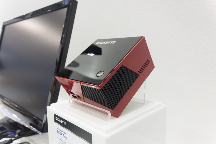 Прогулки по Computex. Часть вторая: TP-LINK, Hiper, нефритовый жезл Acer, грустные приветы из прошлого и многое другое