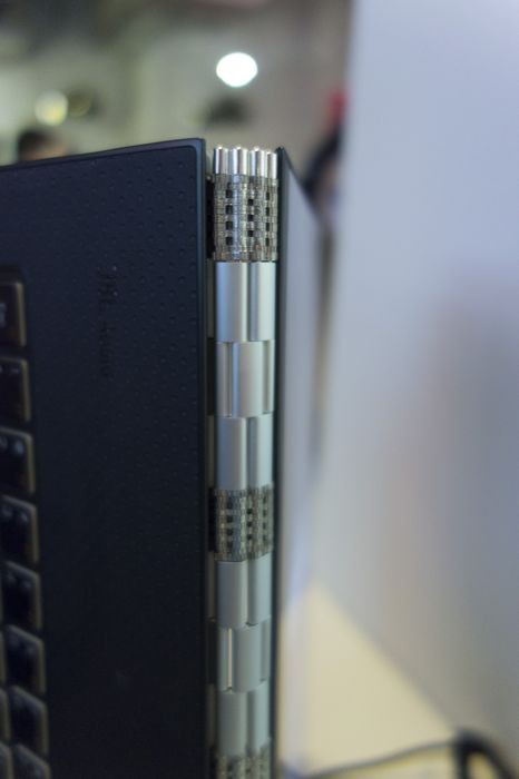 Lenovo провела в Лондоне мастер-класс по йоге: пять планшетов, один ультрабук и Эштон Кутчер