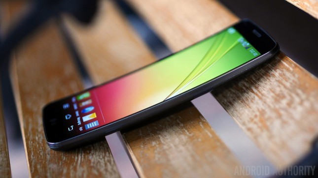 Анонс «гибкого» смартфона LG G Flex 2 состоится на выставке CES 2015