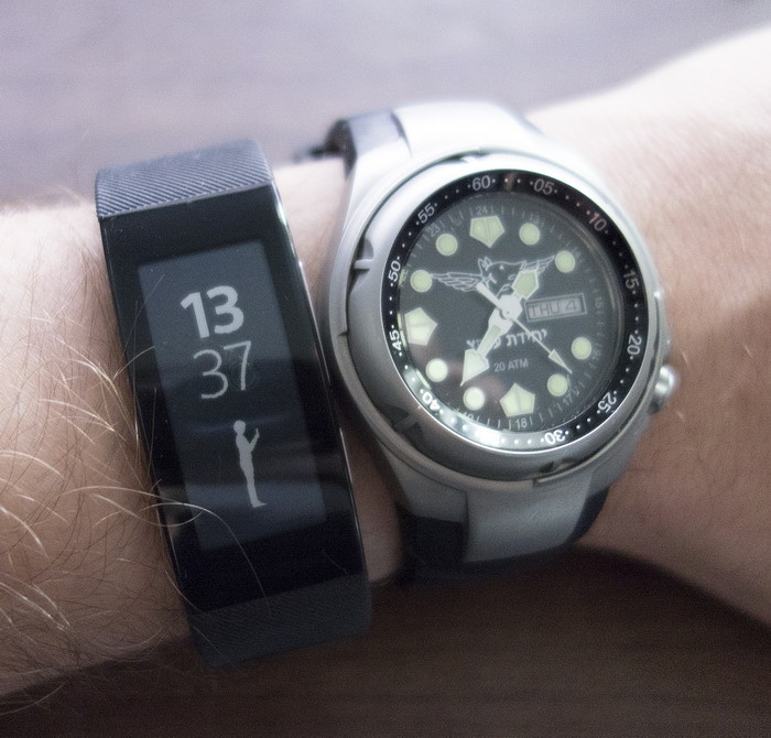 Обзор Sony SmartBand Talk SWR30: тандем умных часов и фитнес-трекера