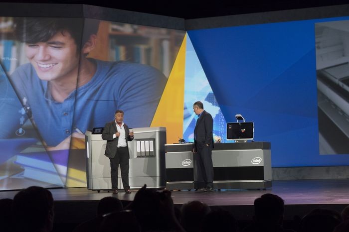 CES 2015. Intel подтверждает свои прогнозы и снова предсказывает будущее