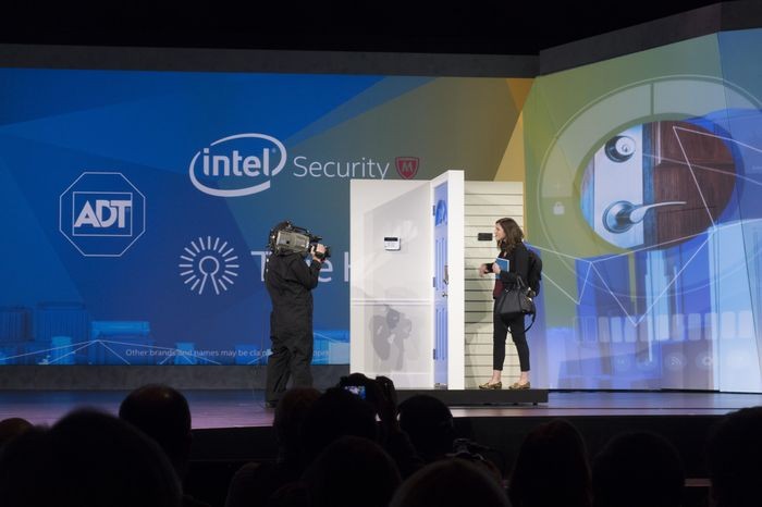 CES 2015. Intel подтверждает свои прогнозы и снова предсказывает будущее