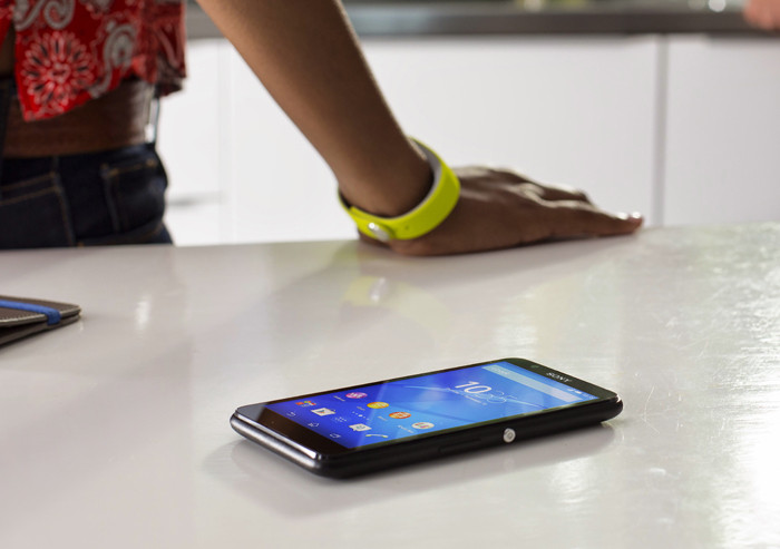 Недорогие Android-смартфоны Sony Xperia E4 и E4 Dual добрались до России