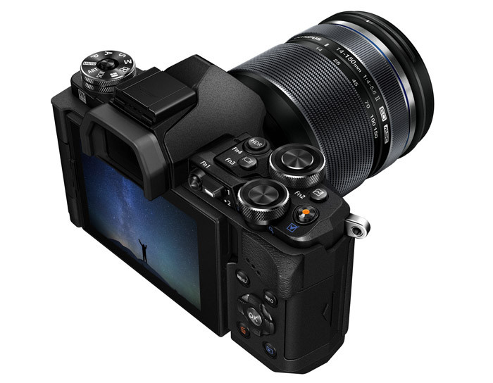 Olympus представила новую беззеркальную фотокамеру
