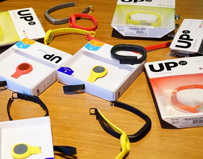 Jawbone представила два новых «умных» браслета