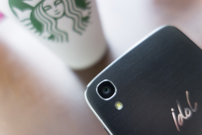 MWC 2015. Alcatel One Touch Idol 3: первые в мире «симметричные» смартфоны картинка MWC 2015. Alcatel One Touch Idol 3: первые в мире «симметричные» смартфоны