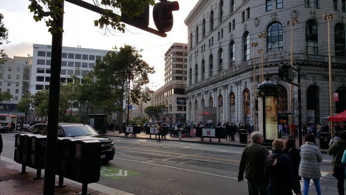 Обзор смартфона Samsung Galaxy S6 edge: Изогнутый ход инженерной мысли