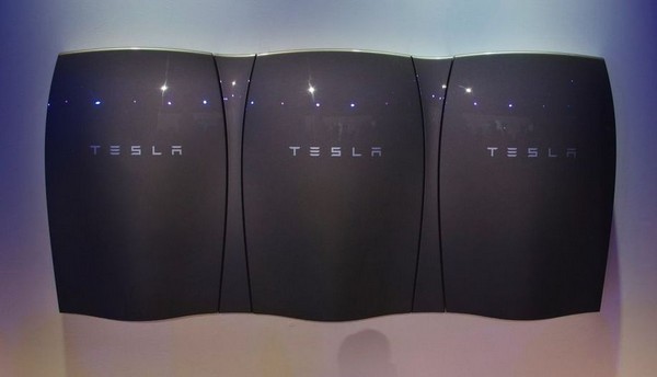 Tesla предлагает домашние и промышленные батарейные комплекты дешевле, чем ожидалось