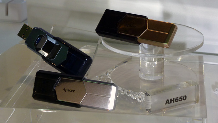 Computex 2015. Новинки Apacer: SSD, флешки, колонки и «облака» картинка Computex 2015. Новинки Apacer: SSD, флешки, колонки и «умный дом»