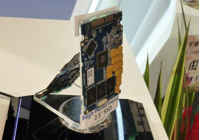 Computex 2015. Новинки Apacer: SSD, флешки, колонки и «облака» картинка Computex 2015. Новинки Apacer: SSD, флешки, колонки и «умный дом»