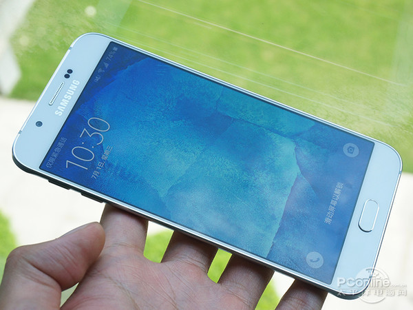 Опубликована фотосессия «ультратонкого» смартфона Samsung Galaxy A8