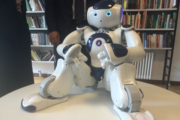 Не прислоняться: Qiwi и Visa предложили владельцам смартфонов бесконтактные платежи