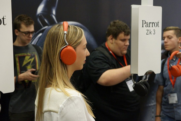 IFA 2015. Представлены флагманские беспроводные наушники Parrot Zik 3