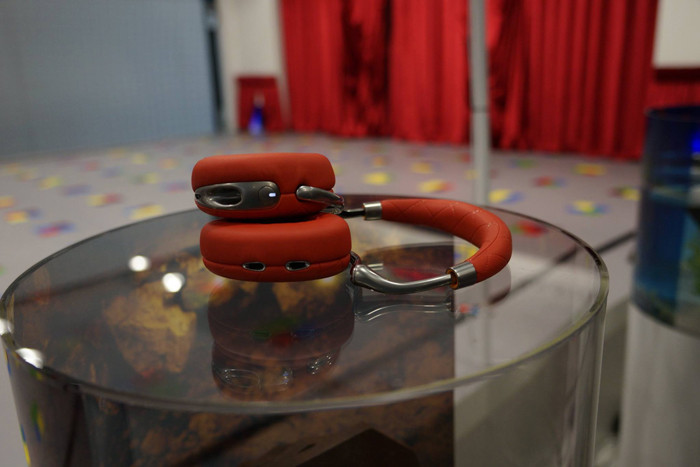 IFA 2015. Представлены флагманские беспроводные наушники Parrot Zik 3