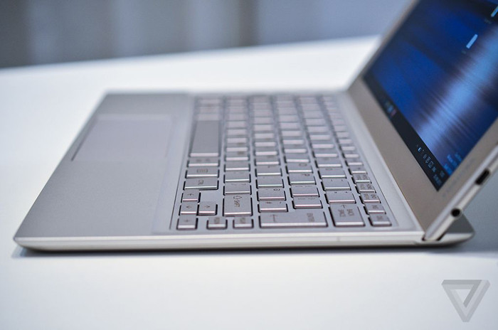 IFA 2015. Ультратонкий концептуальный Windows-планшет Toshiba 