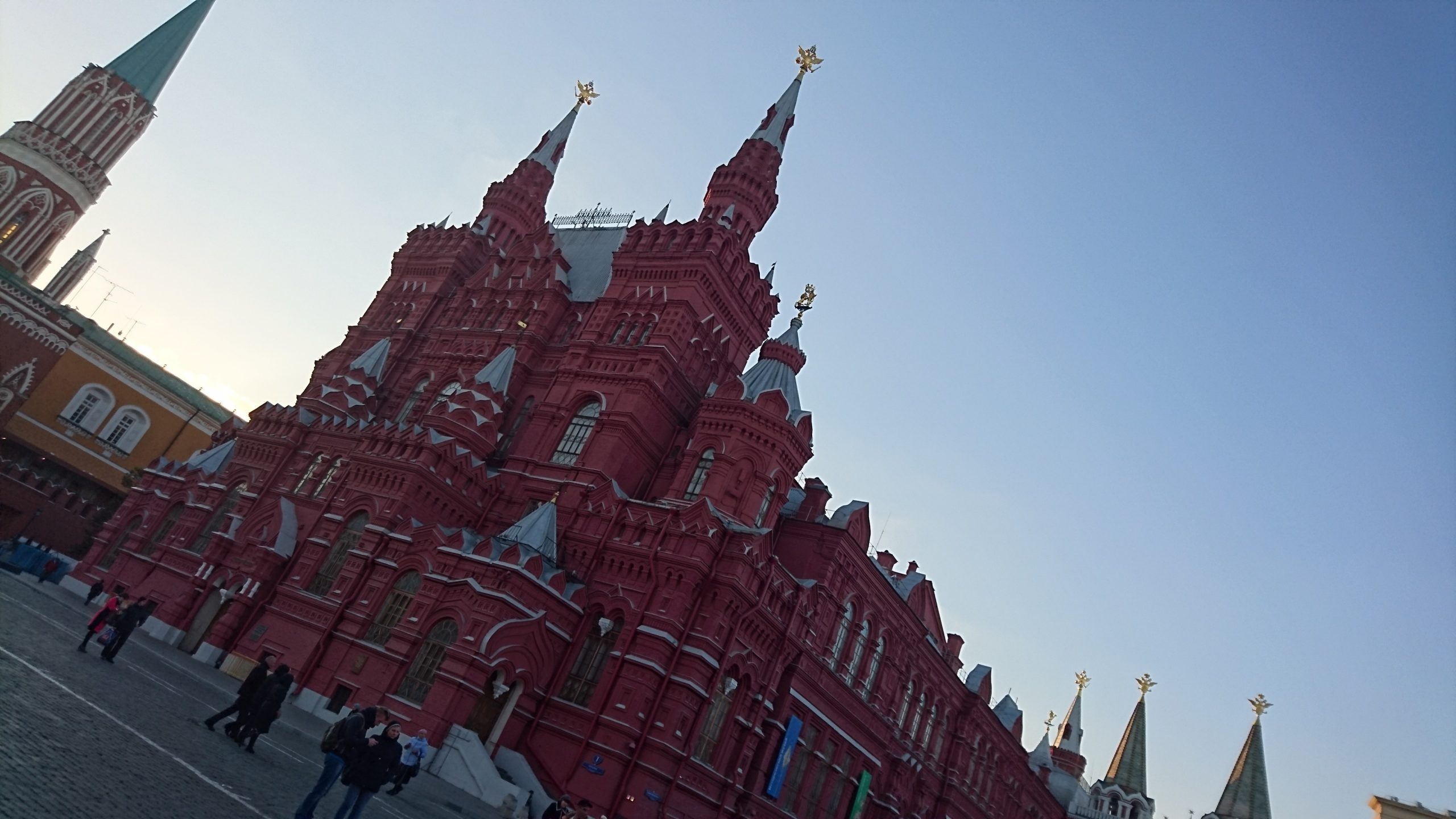 Обзор смартфона Sony Xperia Z5: Почти хорошо, почти молодцы