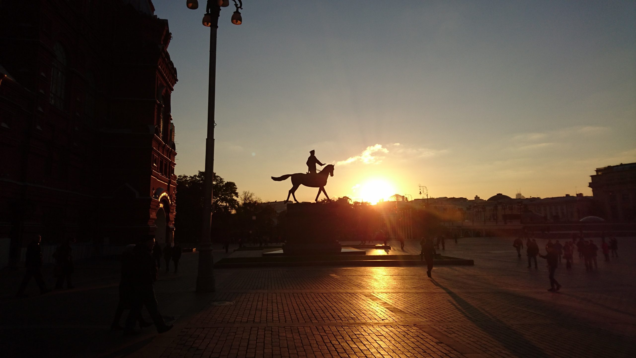 Обзор смартфона Sony Xperia Z5: Почти хорошо, почти молодцы