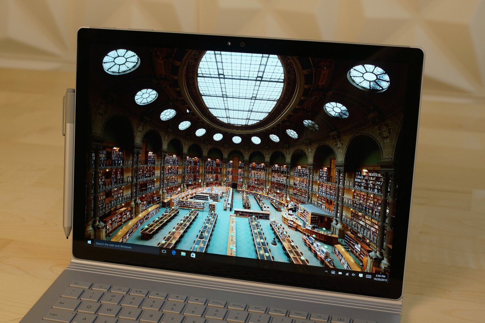 Microsoft заново изобрели ноутбук, и вот как они это сделали