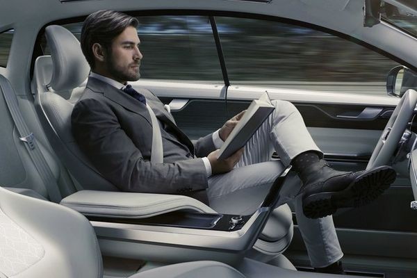 Volvo демонстрирует концептуальную модель самоуправляемого автомаобиля