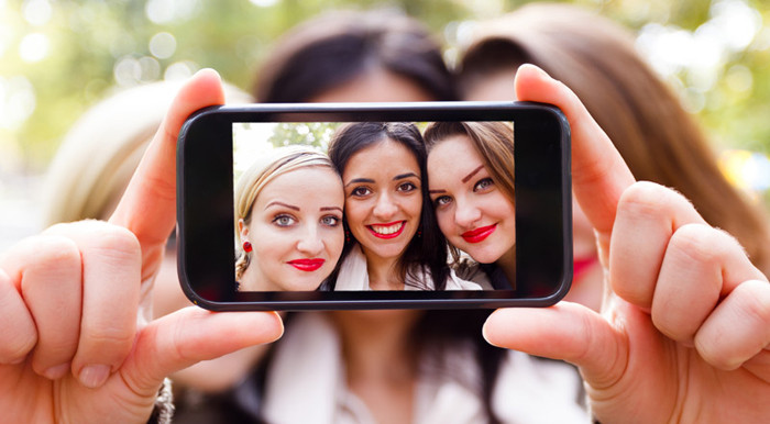 Новый уровень селфи: между зеркалом и человеком больше нет посредников