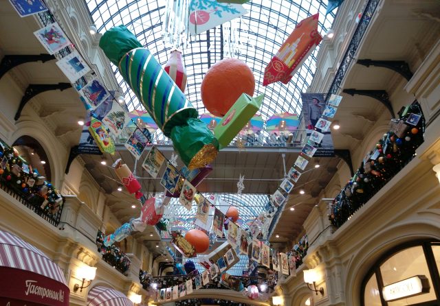 Обзор HTC One E9+: флагманский экран и «железо» среднего класса