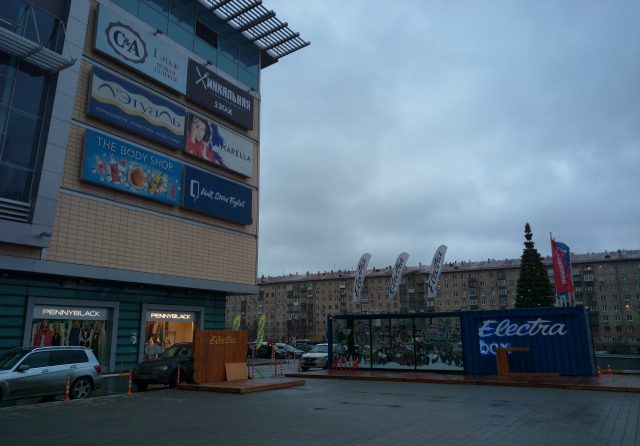 Обзор HTC One E9+: флагманский экран и «железо» среднего класса