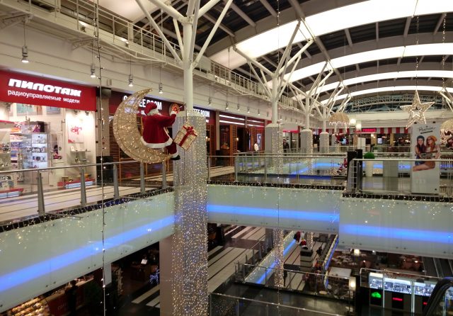 Обзор HTC One E9+: флагманский экран и «железо» среднего класса