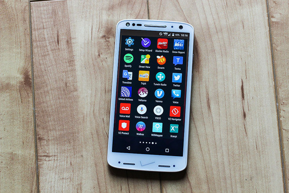 Droid Turbo 2: мощный смартфон, испорченный лишними приложениями