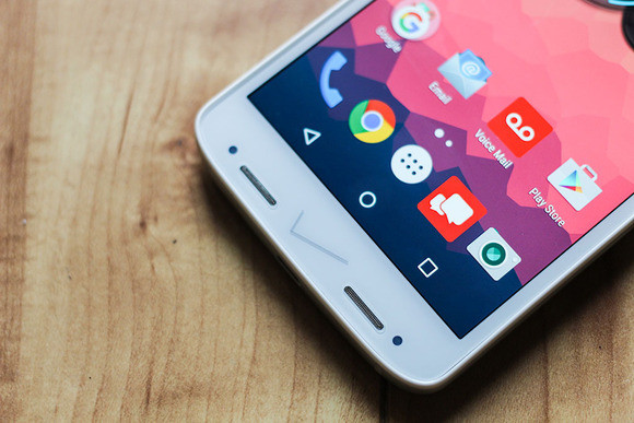 Droid Turbo 2: мощный смартфон, испорченный лишними приложениями