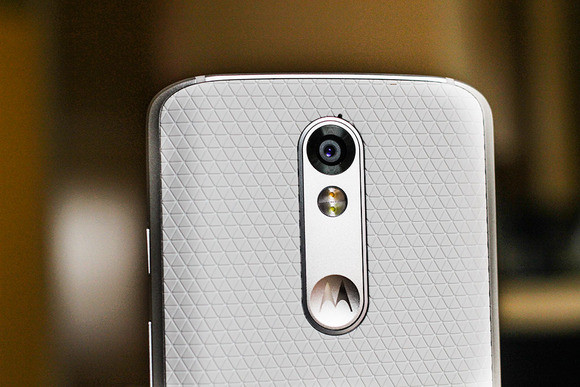 Droid Turbo 2: мощный смартфон, испорченный лишними приложениями