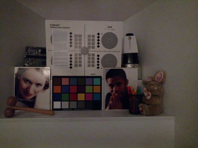 Droid Turbo 2: мощный смартфон, испорченный лишними приложениями