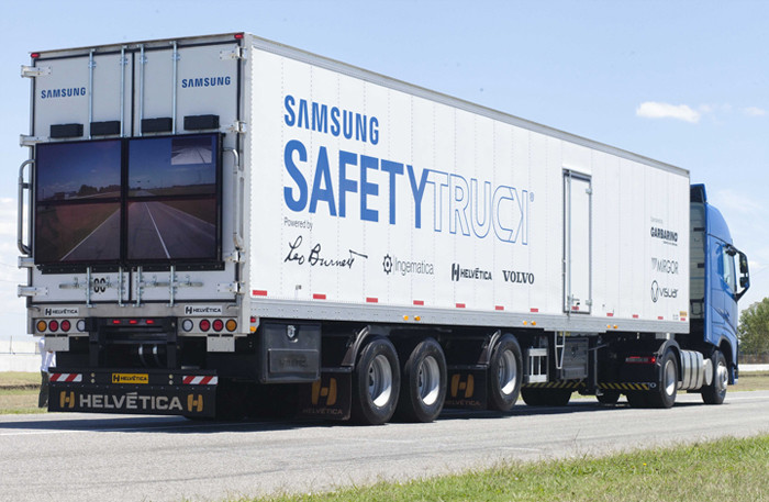 Samsung представляет первый грузовик с технологией безопасного обгона