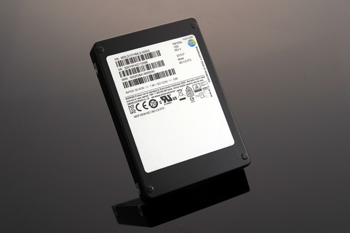 Samsung анонсировала 2,5-дюймовый SSD рекордной емкости – 15,36 Тб