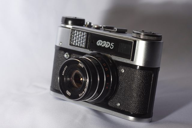 Обзор внешней универсальной вспышки Meike MK930 II: Пыхнуть по полной