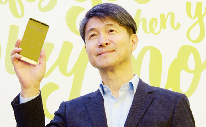 Гендиректор LG назвал iPhone SE несовременным