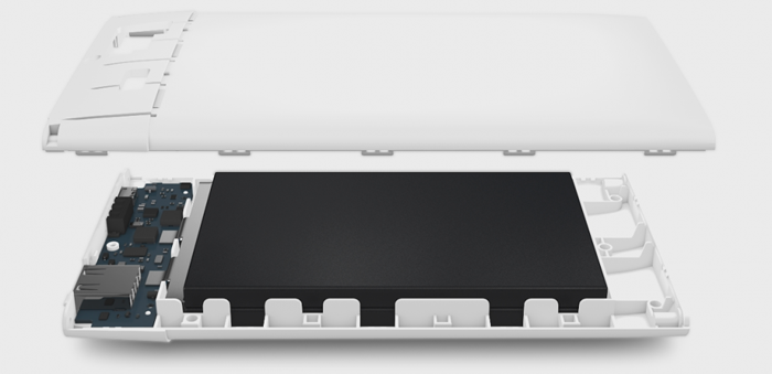 Meizu представила в России внешний аккумулятор M10 с поддержкой быстрой подзарядки