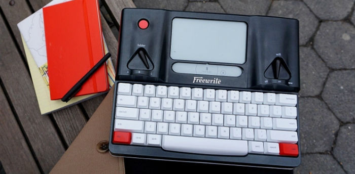Freewrite Smart Typewriter: любителей ретро и ностальгии ждет потрясающий сюрприз