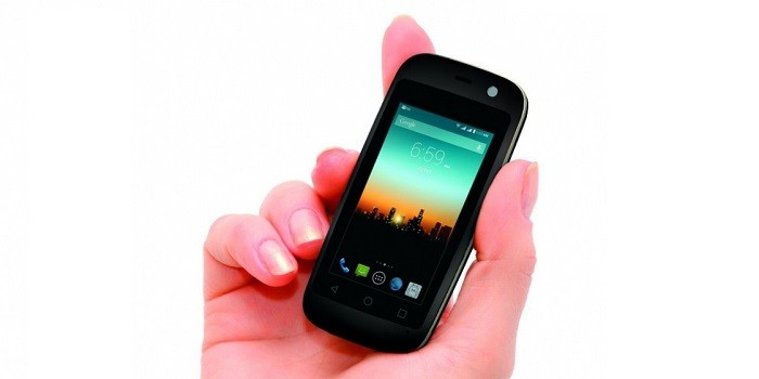 Posh Mobile выпустила самый маленький в мире смартфон
