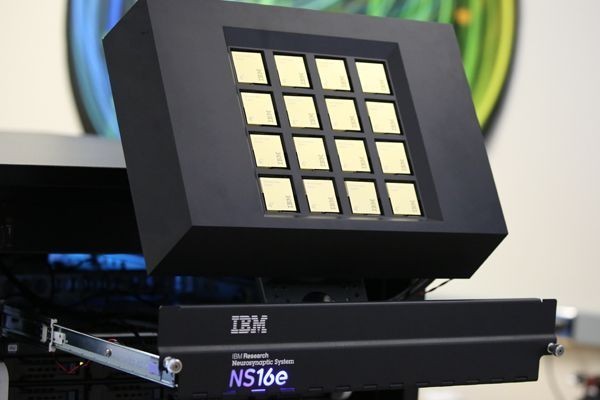 Искусственный мозг IBM стал крупнее