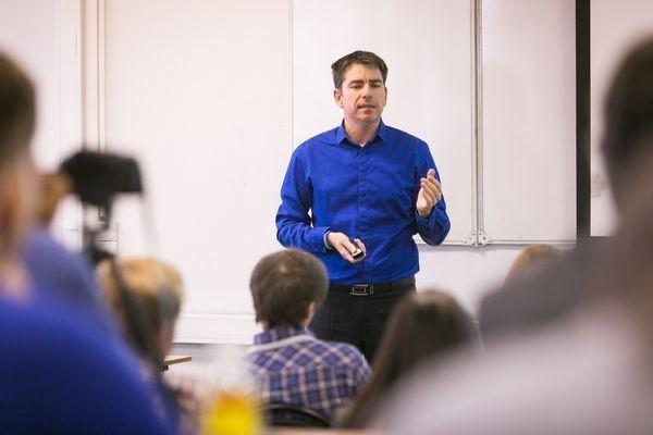 Ozon: Рост в условиях падения