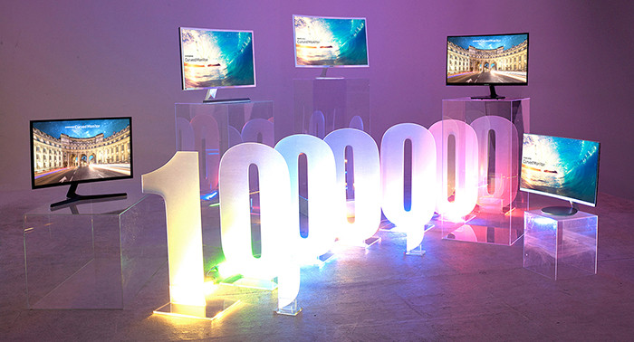 Samsung продала миллионный изогнутый монитор