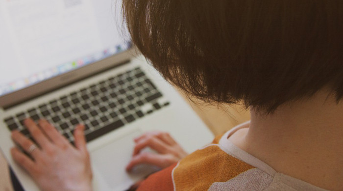 Соцсети начнут удалять сомнительный контент быстрее