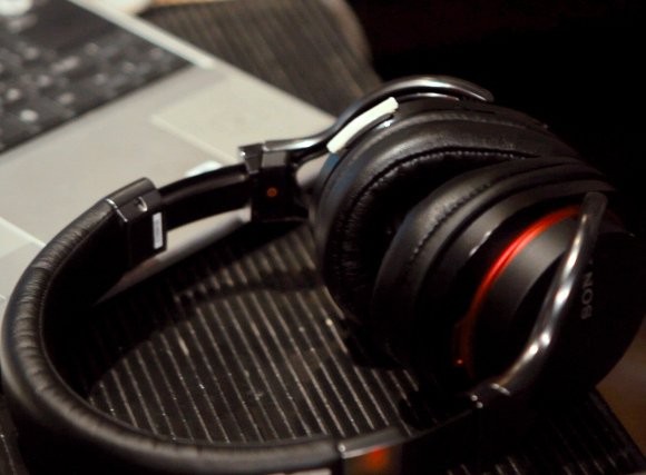 Обзор наушников Sony MDR-1R
