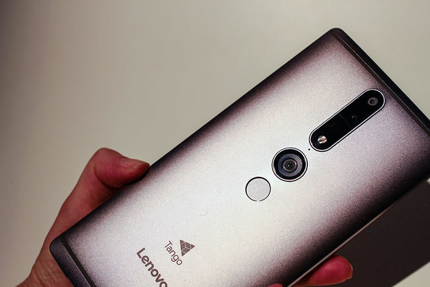 Знакомство с Lenovo Phab 2 Pro: Первый в мире телефон на платформе Tango – большой, массивный и очень изящный